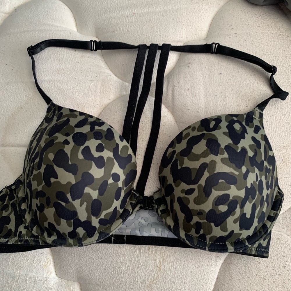 Cute camo bra from Victoria Secret Pink. Comfortable. Barely worn. Front clasp.